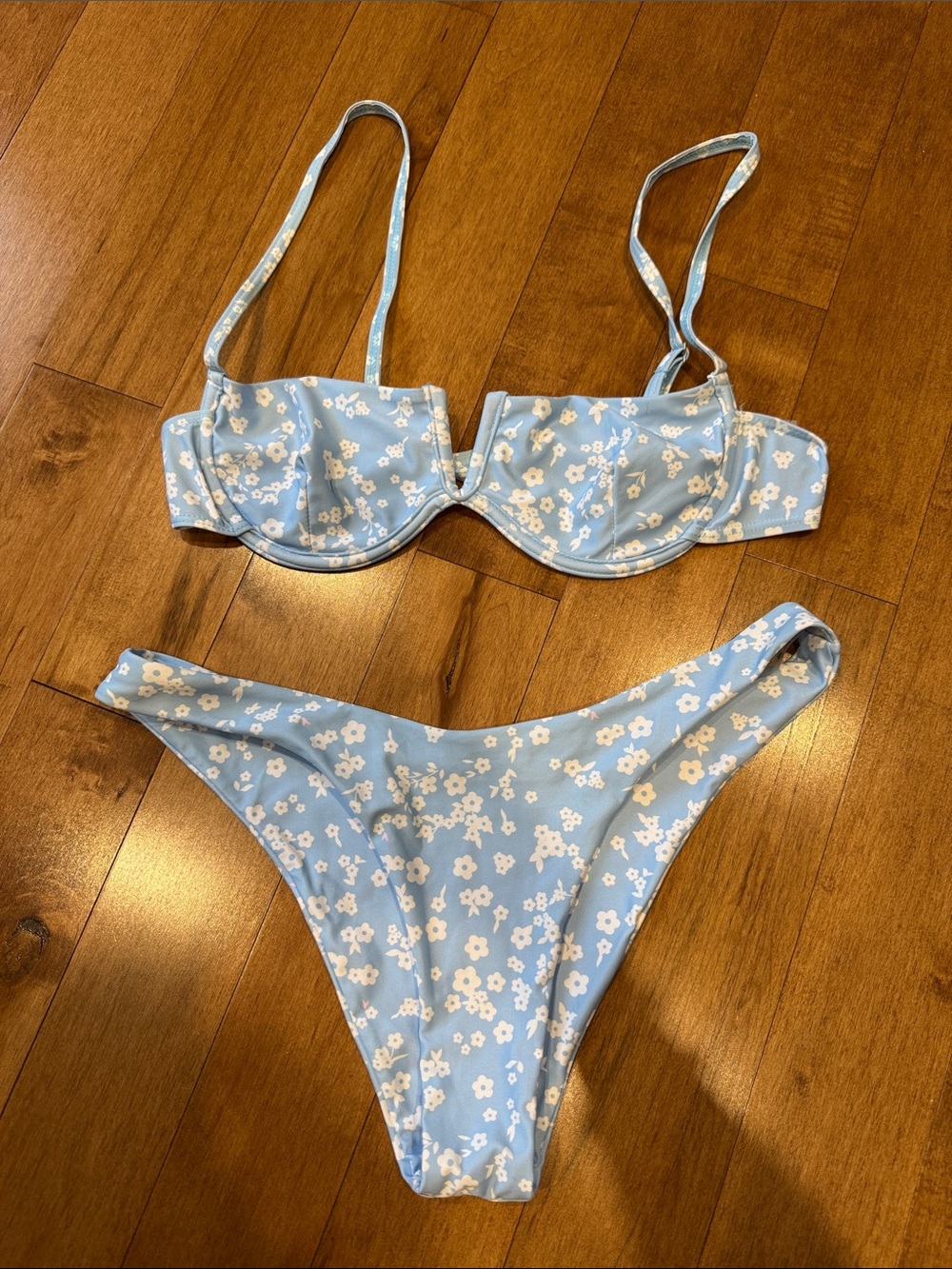 5/$25 🤍SHEIN Ditsy Floral Bikini